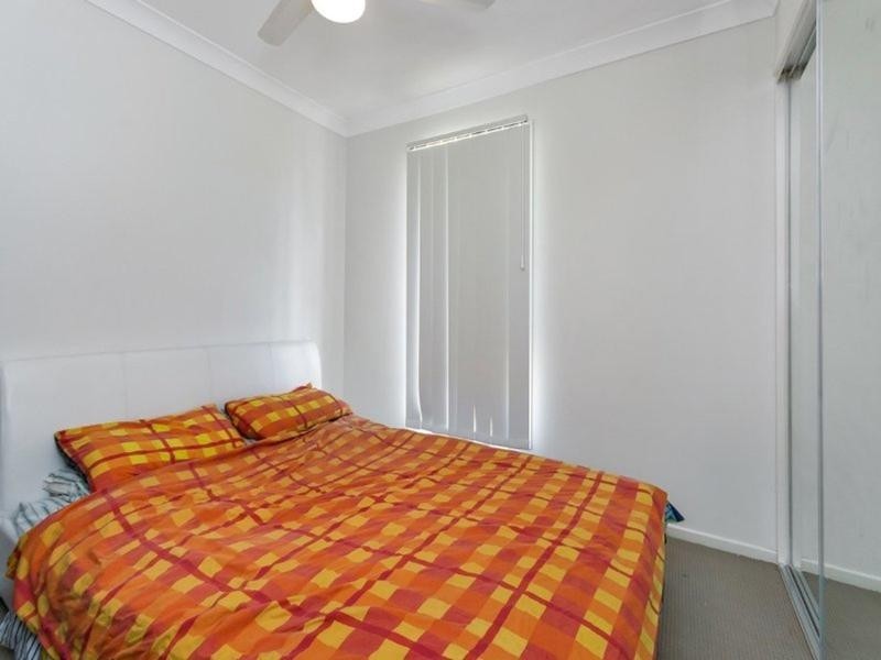 90 High Street, Blackstone QLD 4304