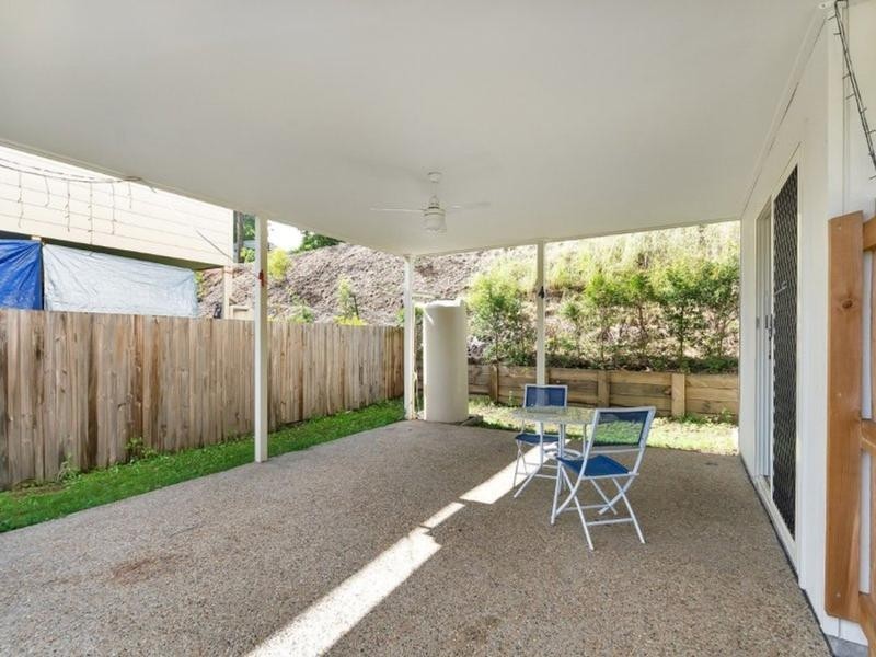 90 High Street, Blackstone QLD 4304