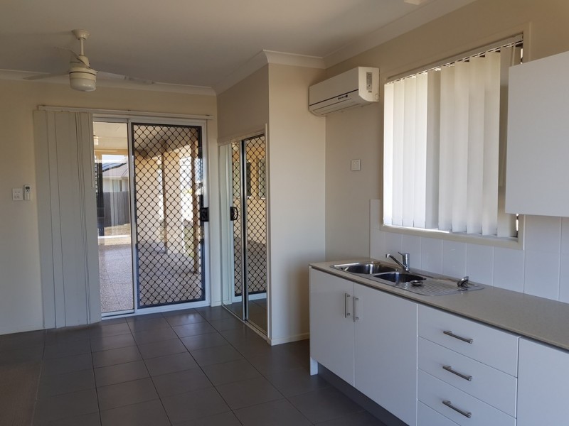 17 Iris Court, Yamanto QLD 4305