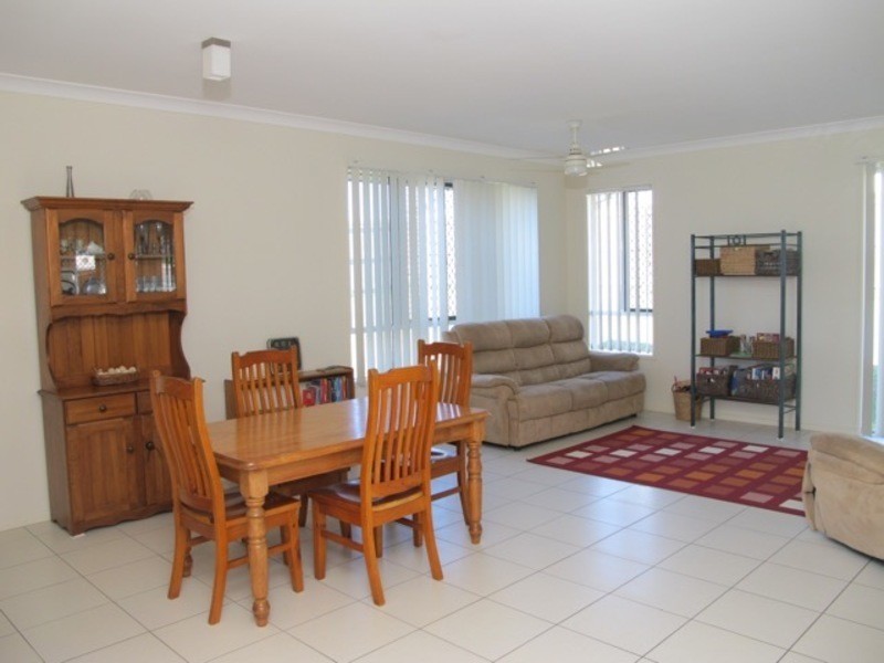17 Iris Court, Yamanto QLD 4305