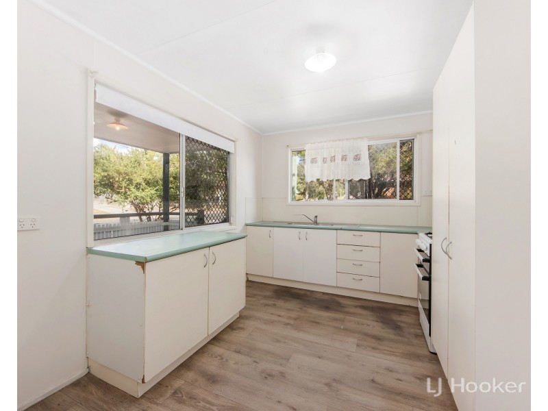 27 Bannerman Street, Riverview QLD 4303