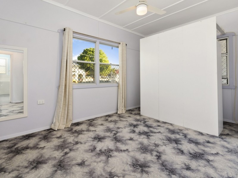 2A Sinclair Street, Newtown QLD 4305