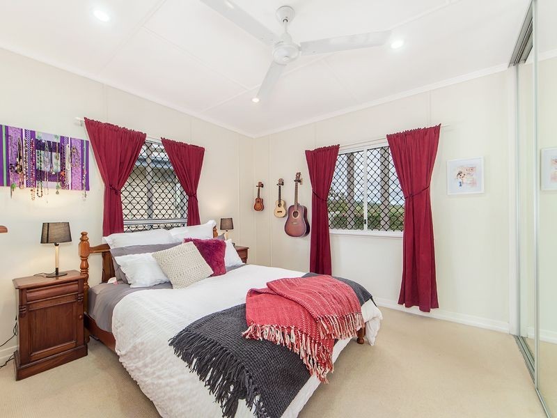 16 Dorothy Street, Silkstone QLD 4304