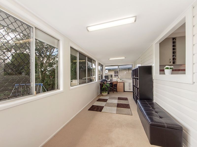 16 Dorothy Street, Silkstone QLD 4304