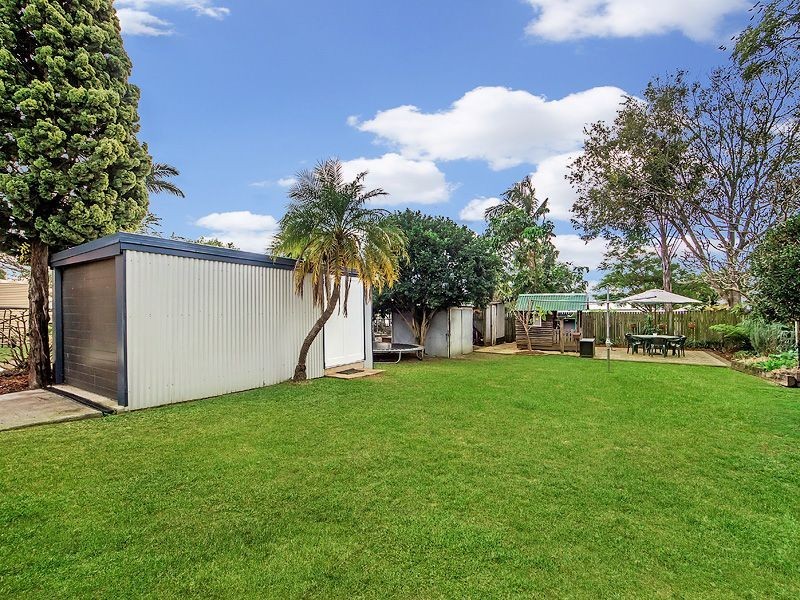 16 Dorothy Street, Silkstone QLD 4304