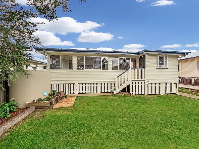 16 Dorothy Street, Silkstone QLD 4304