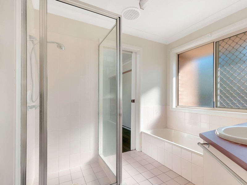 7 Alfred Place, Flinders View QLD 4305