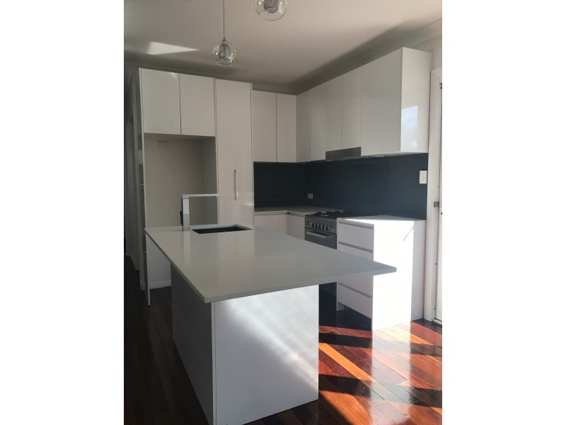 15 Lusitania, Newtown QLD 4305