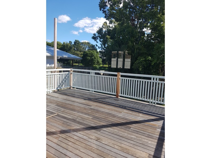 15 Lusitania, Newtown QLD 4305