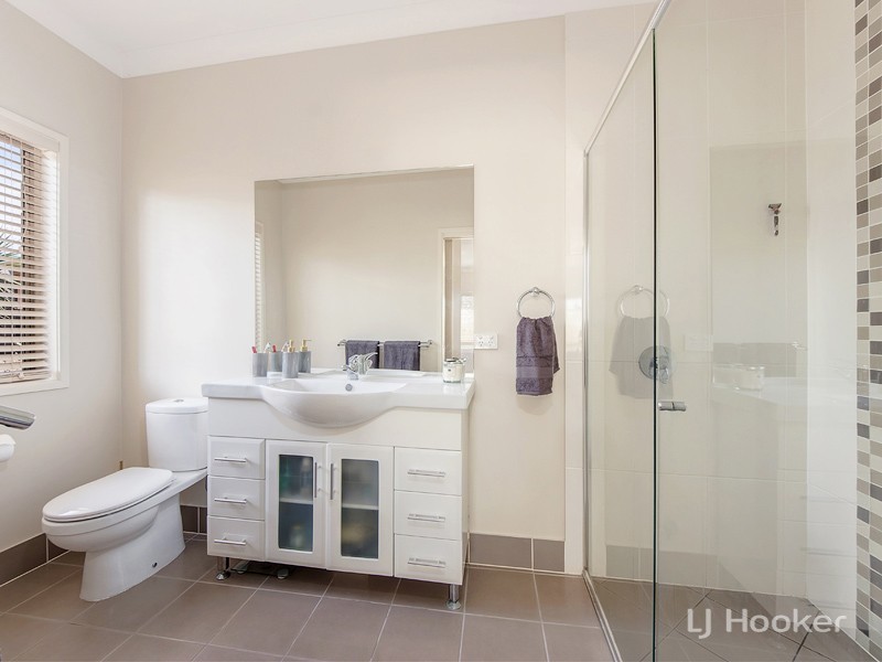 6 THOMPSON CRT, Kensington Grove QLD 4341