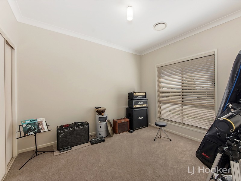 6 THOMPSON CRT, Kensington Grove QLD 4341