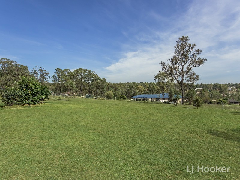 6 THOMPSON CRT, Kensington Grove QLD 4341
