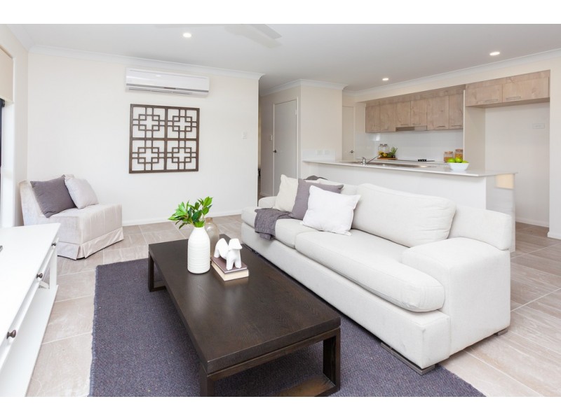 11 JOHN ST, Walloon QLD 4306