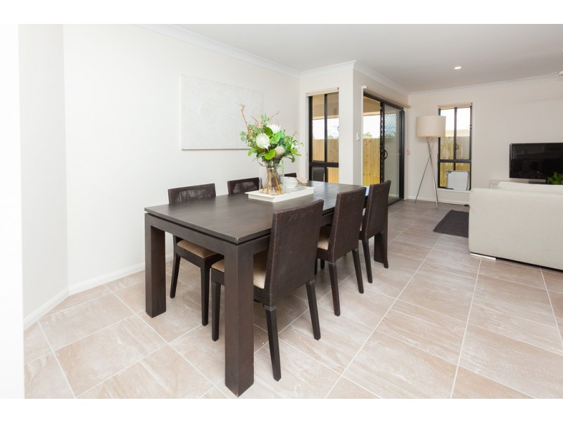 11 JOHN ST, Walloon QLD 4306