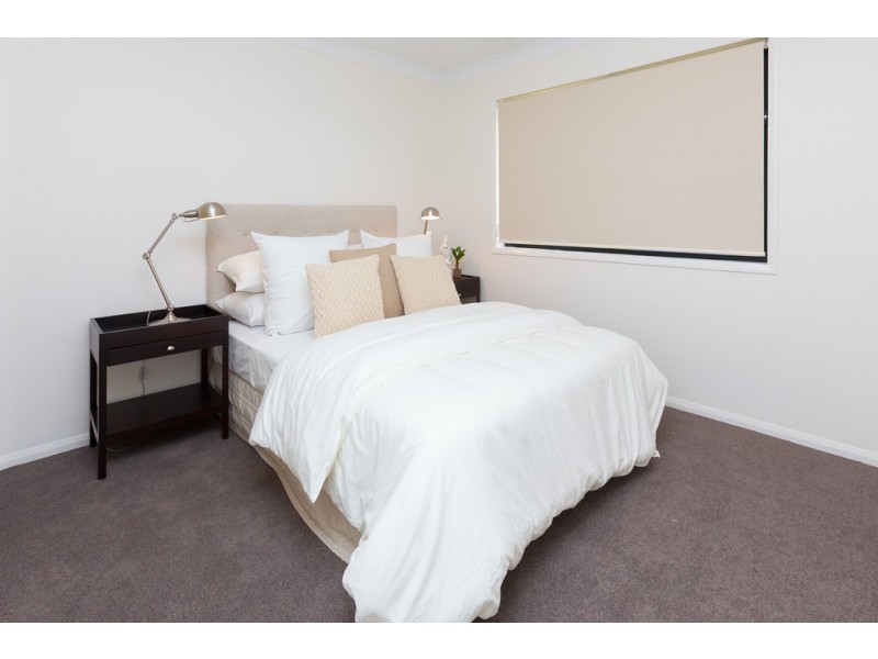 11 JOHN ST, Walloon QLD 4306