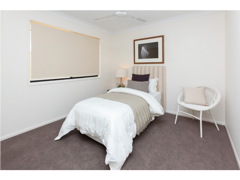 11 JOHN ST, Walloon QLD 4306