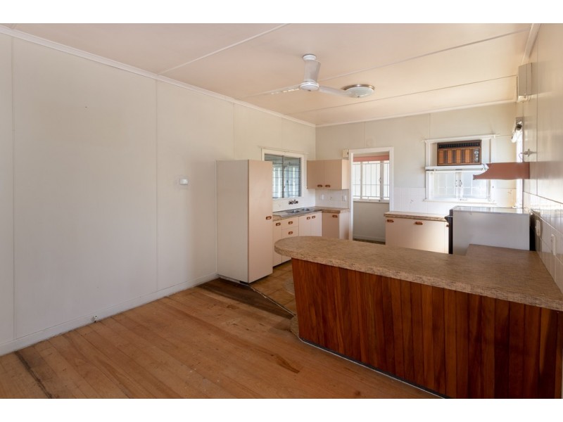 67 Warwick Rd, Ipswich QLD 4305