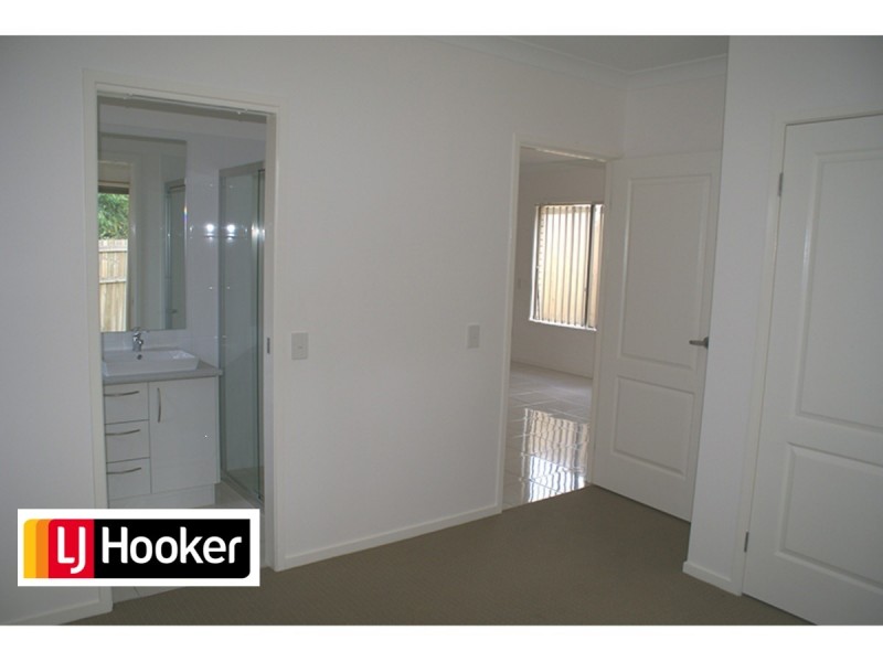 10A Palm Avenue, Raceview QLD 4305