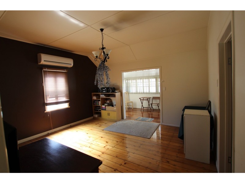 3 Telegraph Lane, North Ipswich QLD 4305