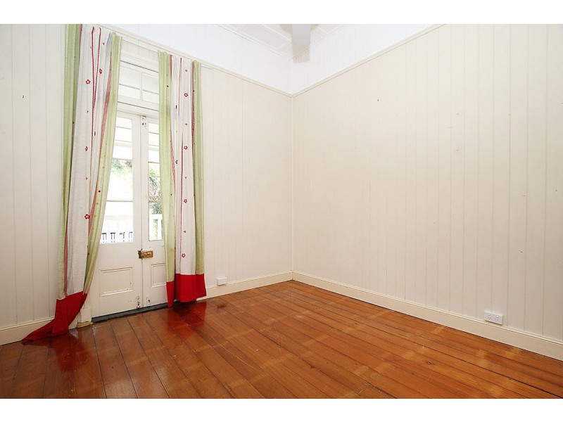 19 Salisbury Road, Ipswich QLD 4305