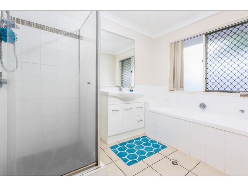 32 Whitehill Road, Eastern Heights QLD 4305