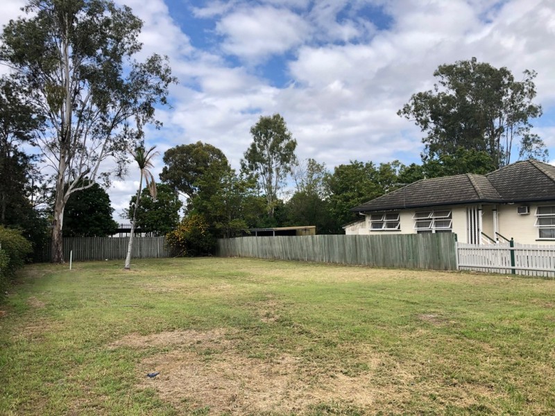 11 Crosshill Street, Leichhardt QLD 4305