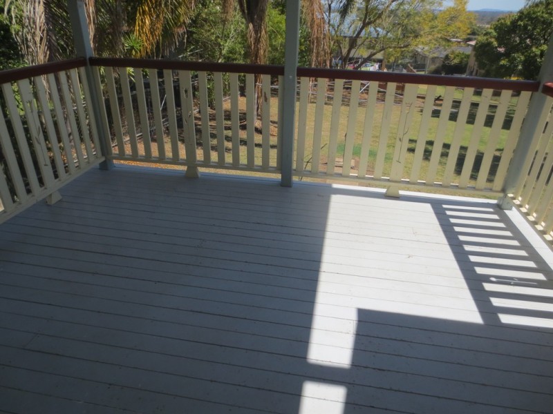 8 William Street, Bundamba QLD 4304