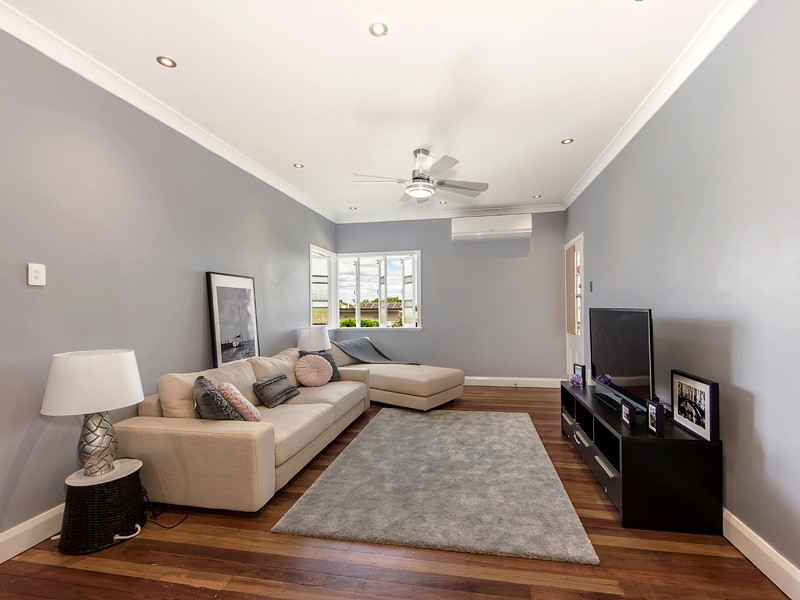 2 Reginald Street, North Ipswich QLD 4305