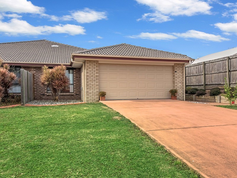 2/49 Peregrine Dr, Lowood QLD 4311