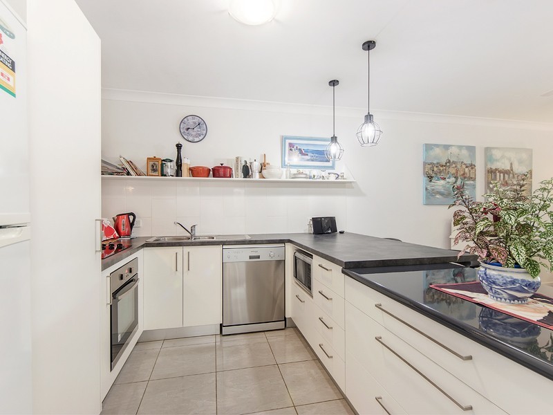 2/49 Peregrine Dr, Lowood QLD 4311