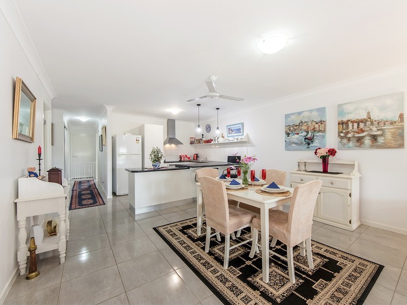 2/49 Peregrine Dr, Lowood QLD 4311