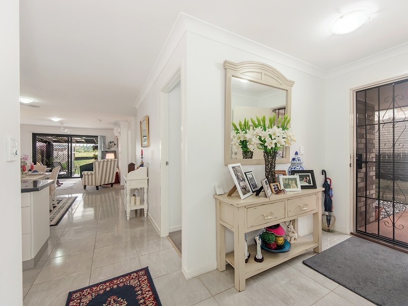 2/49 Peregrine Dr, Lowood QLD 4311