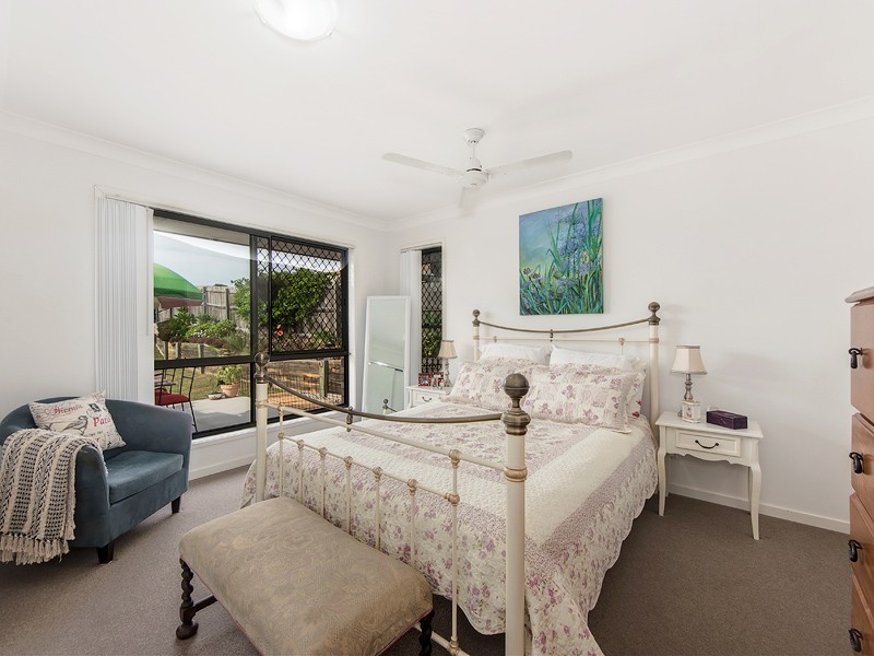 2/49 Peregrine Dr, Lowood QLD 4311