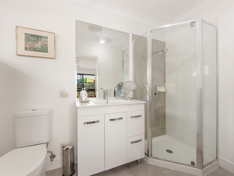 2/49 Peregrine Dr, Lowood QLD 4311