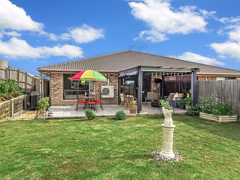 2/49 Peregrine Dr, Lowood QLD 4311