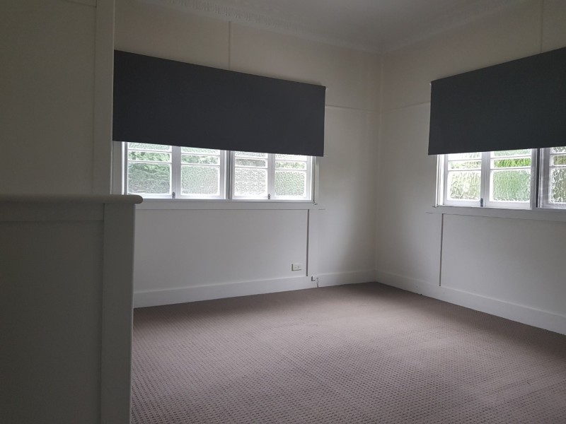 3 Robertson Road, Eastern Heights QLD 4305