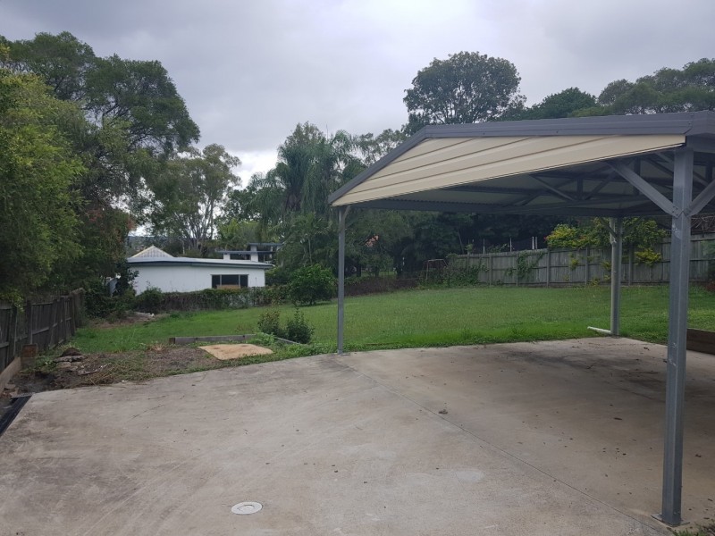 3 Robertson Road, Eastern Heights QLD 4305