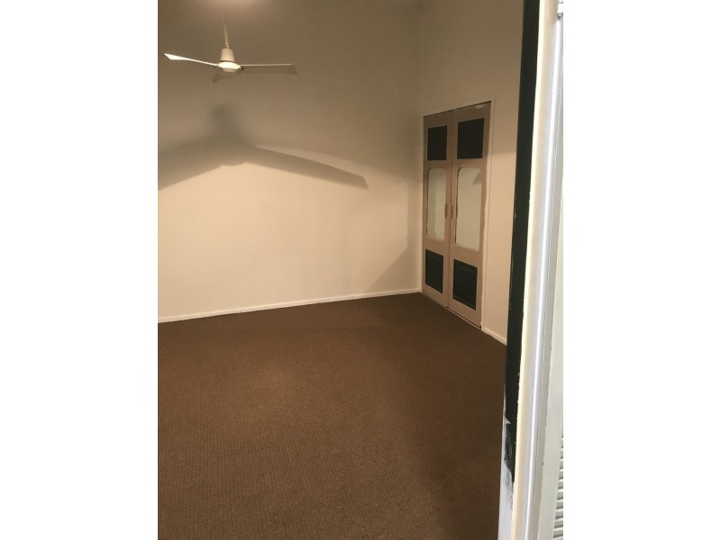 1/5 Easton, Newtown QLD 4305