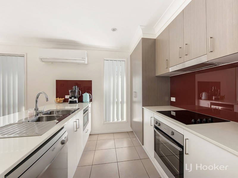 2 Parkwood Street, Fernvale QLD 4306