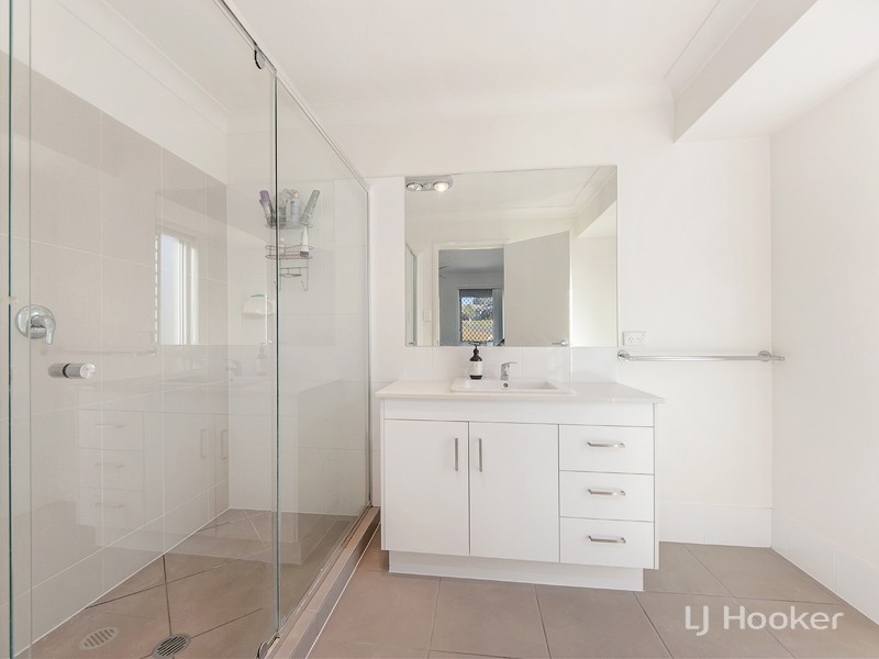 2 Parkwood Street, Fernvale QLD 4306