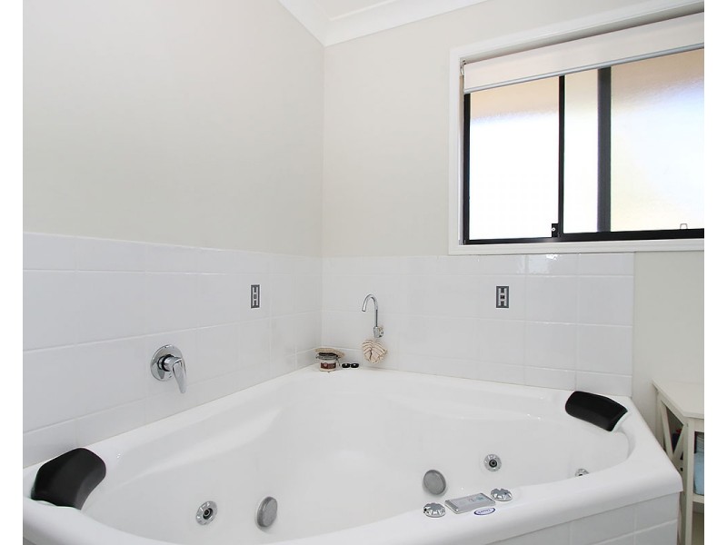 6 Maranoa Court, Fernvale QLD 4306