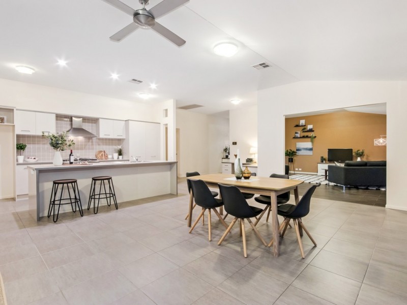 19 Piccadilly Court, Deebing Heights QLD 4306