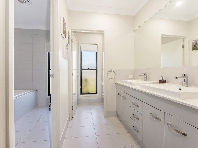 11 Arrawatta Cl, Karalee QLD 4306