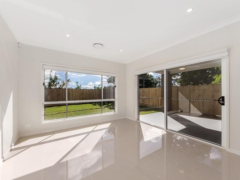 61 Sunset Road, Kenmore QLD 4069