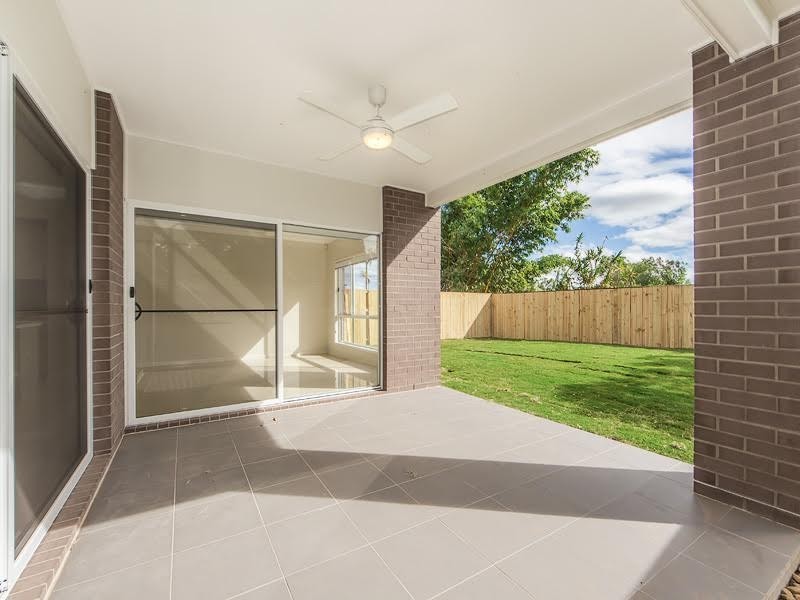 61 Sunset Road, Kenmore QLD 4069