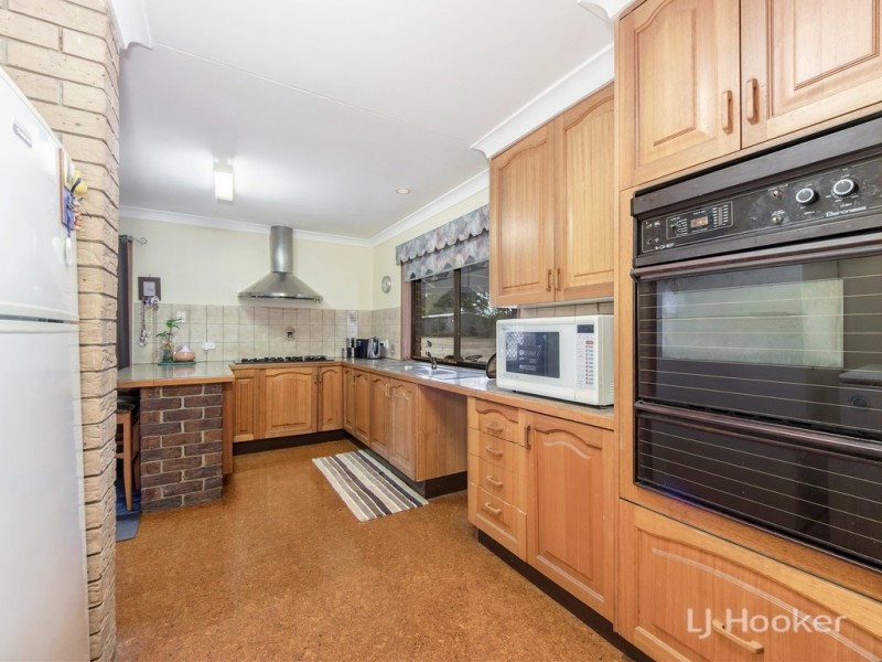 60 Caledonian Road, Thagoona QLD 4306