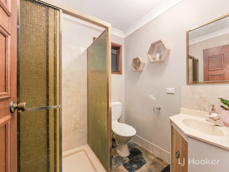 60 Caledonian Road, Thagoona QLD 4306