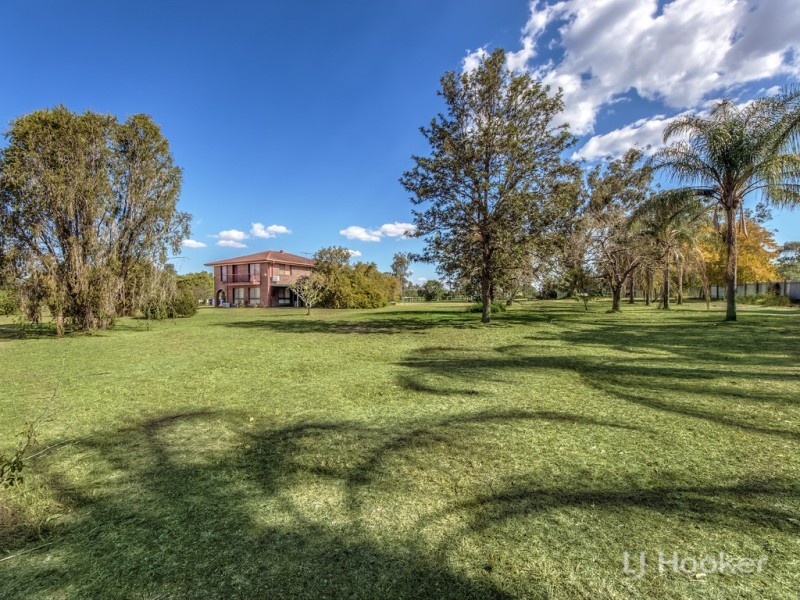 60 Caledonian Road, Thagoona QLD 4306