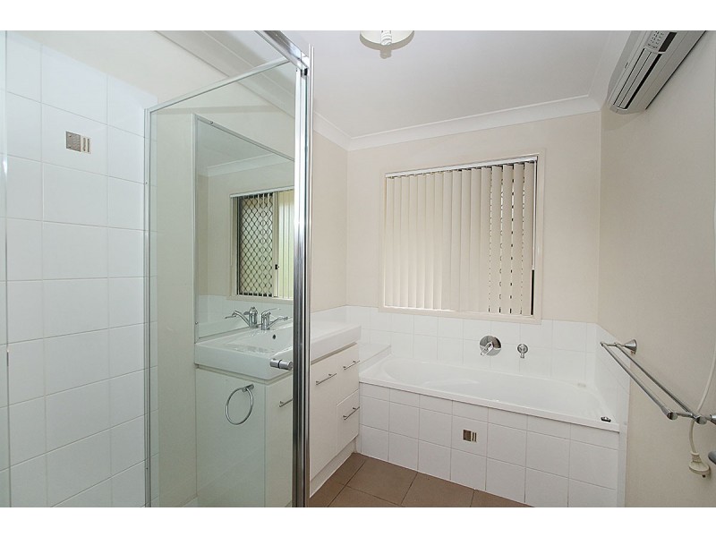 124 Bayley Road, Pine Mountain QLD 4306