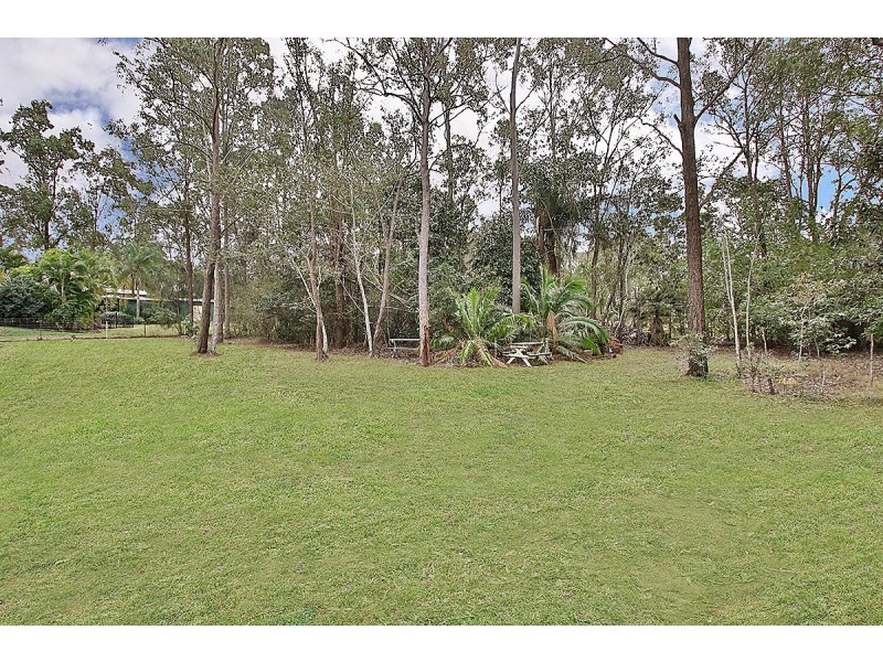 124 Bayley Road, Pine Mountain QLD 4306